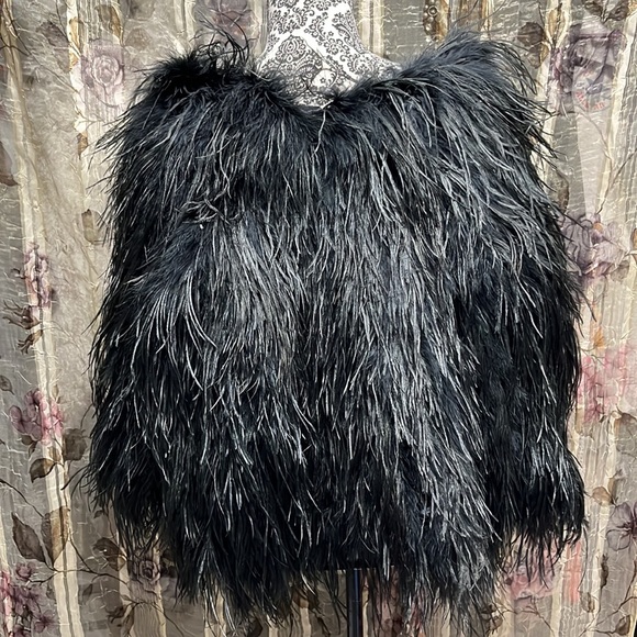 MAX STUDIO - LEON MAX Real Feather Wrap - NWT! - Picture 3 of 7